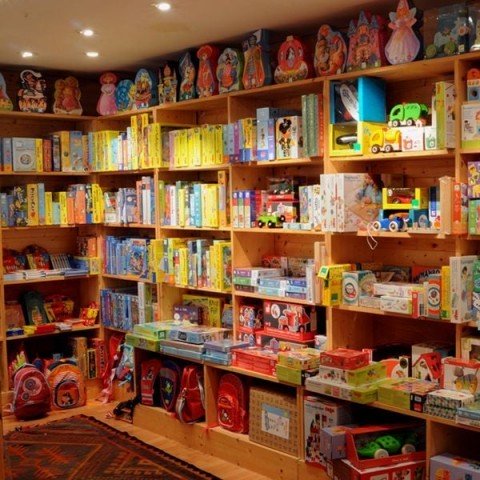 Vente Librairie, jeux enfants et adultes, jouets dans une commune de 20000 habitants, à Lannion (22300) en France