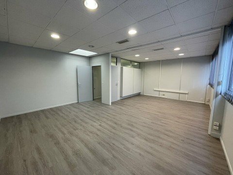 Vente Bureaux / Locaux professionnels, 88 m2 à Avignon (84000) en France