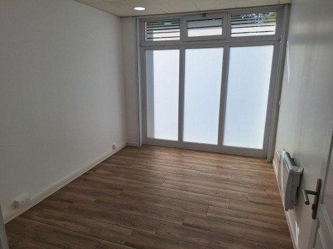 Vente Bureaux / Locaux professionnels, 12 m2 à Compiègne (60200) en France