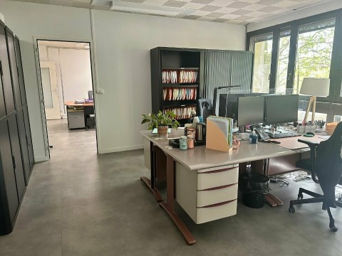 Vente Bureaux / Locaux professionnels, 899 m2 à Châlons-en-Champagne (51000)