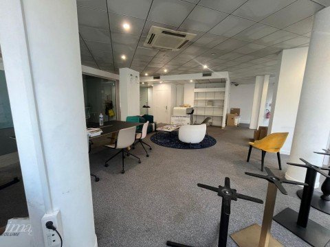 Vente Local commercial ou bureau de 140 m2, à Marseille (13006)