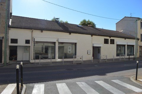 Vente Murs commerciaux, 3770 pi2 dans le centre ville, à Manosque (04100) en France