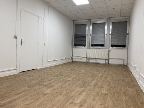 Vente Bureaux / Locaux professionnels, 170 pi2 à Épinay-sur-Seine (93800) en France