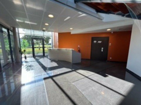 Vente Bureaux / Locaux professionnels, 121 m2 à Compiègne (60200) en France