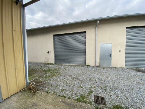 Vente Local d'activité / Entrepôt, 700 pi2 à Saint-Vincent-de-Tyrosse (40230) en France