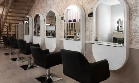 Vente Salon de coiffure, 650 pi2 près de Chambéry dans une zone commerciale (73000) en France