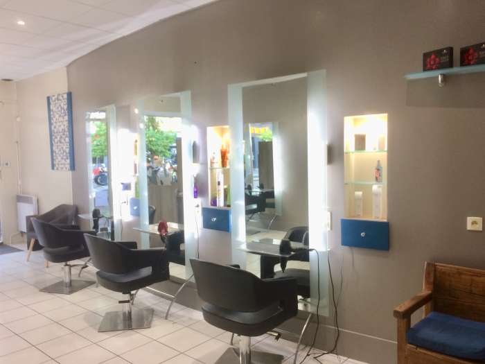 Vente Salon de coiffure mixte dans un quartier passant, à Chalon-sur-Saône (71100) en France