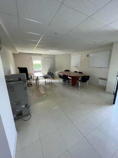 Vente Bureaux / Locaux professionnels, 36 m2 à Rambouillet (78120) en France