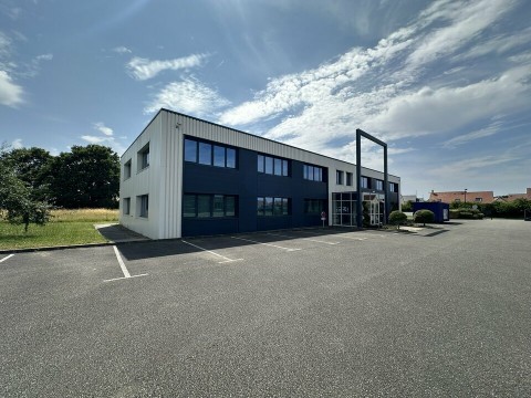 Vente Bureaux / Locaux professionnels, 860 m2 à Chartres (28000) en France