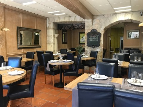 Vente Restaurant dans une ville de 30 000 habitants, à Périgueux (24000) en France