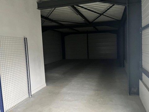 Vente Local commercial , 7860 pi2 à Moulins (03000) en France