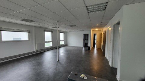 Vente Bureaux / Locaux professionnels, 108 m2 dans une zone dynamique, à Saint-Nazaire (44600) en France