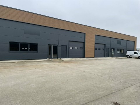 Vente Local d'activité / Entrepôt, 360 m2 à Chartres (28000) en France