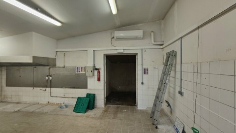 Vente Local commercial , 87 m2 à Avignon (84000) en France