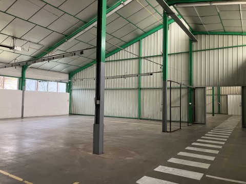 Vente Local d'activité / Entrepôt, 396 m2 à Mornant en zone industrielle (69440) en France