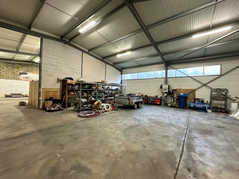 Vente Local commercial , 380 m2 à Saint-André-de-Cubzac (33240)