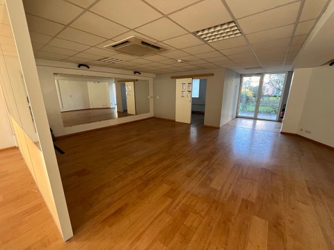 Vente Bureaux / Locaux professionnels, 1560 pi2 à Anglet (64600) en France