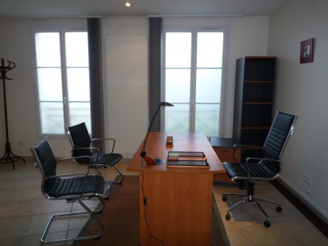 Vente Bureaux / Locaux professionnels, 57 m2 à Château-Thierry (02400) en France