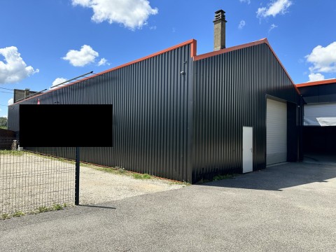 Vente Local commercial , 240 m2 à Tossiat (01250) en France