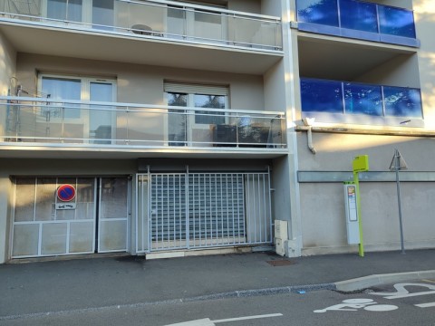 Vente Local de 30 m2 à usage commercial et professionnel dans une zone dynamique, à Saint-Étienne (42000) en France