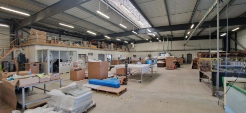 Vente Local d'activité / Entrepôt, 1600 m2 à Ifs (14123) en France