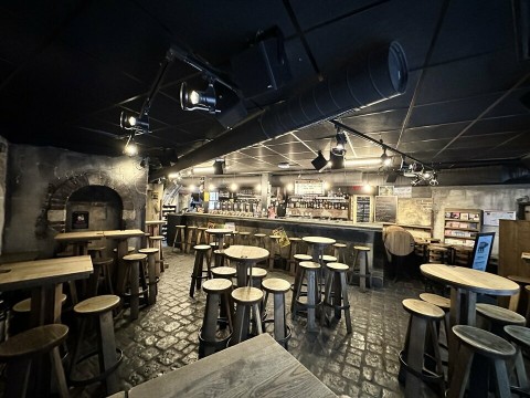 Vente Bar, Brasserie licence IV avec terrasse dans une rue piétonne, à Grenoble (38000) en France