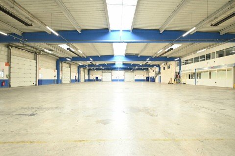 Vente Local d'activité / Entrepôt, 3732 m2 à Saint-Quentin-Fallavier (38070) en France