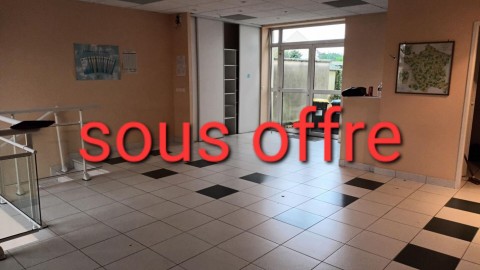 Vente Immeuble de bureaux de 140 m2 à Neuilly-en-Thelle (60530) en France