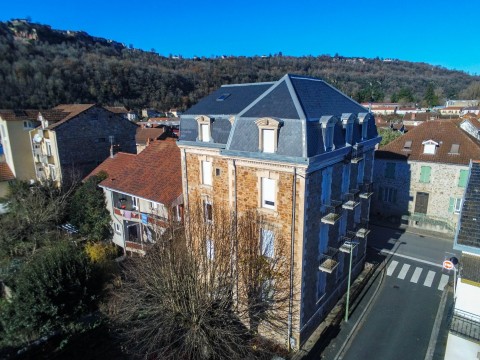 Vente Immeuble de 320 m2 en plein centre ville, à Capdenac-Gare (12700)