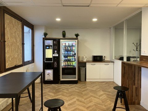 Vente Bureaux / Locaux professionnels, 14 m2 à Saint-Priest (69800) en France