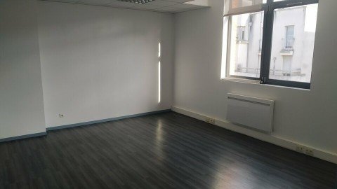 Vente Hôtel bureau 3* de 33 chambres avec parking à Saint-Étienne (42100)