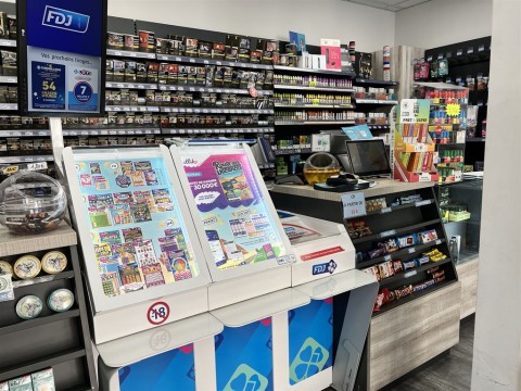 Vente Tabac, presse, loto et service de colis, 45 m2 à Dijon (21000) en France