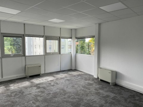 Vente Bureaux / Locaux professionnels, 89 m2 à Pau (64000) en France