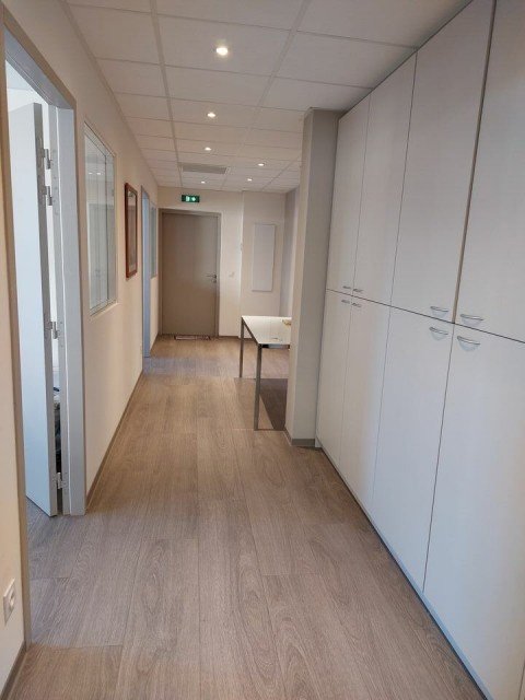 Vente Bureaux / Locaux professionnels, 64 m2 à Manosque (04100) en France