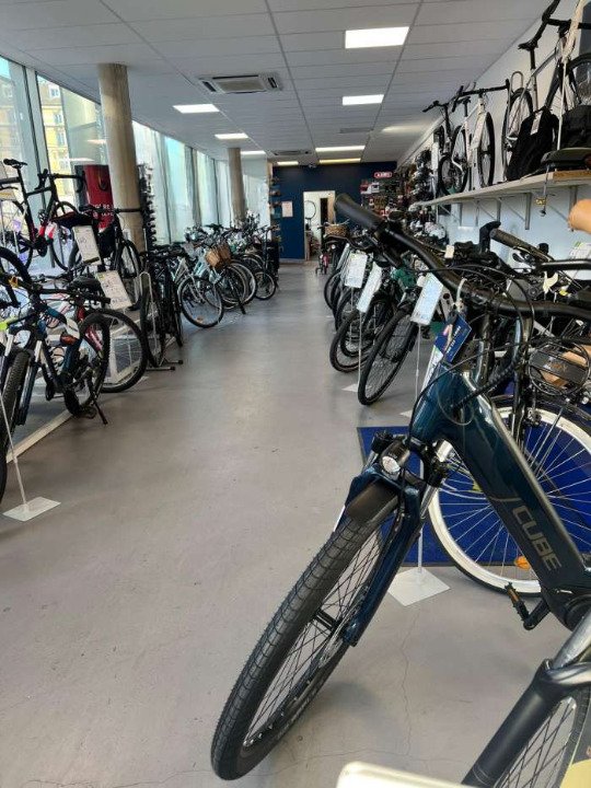 Vente Vente et atelier de cycles en plein centre ville de Reims (51100) en France