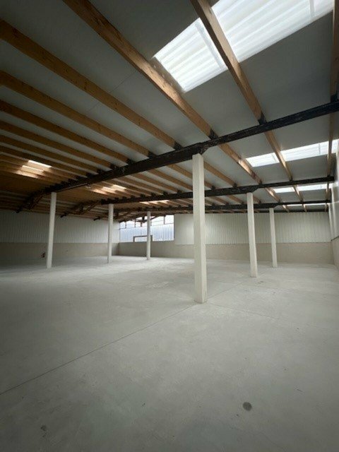 Vente Local d'activité / Entrepôt, 650 m2 à Epagny Metz-Tessy (74330) en France