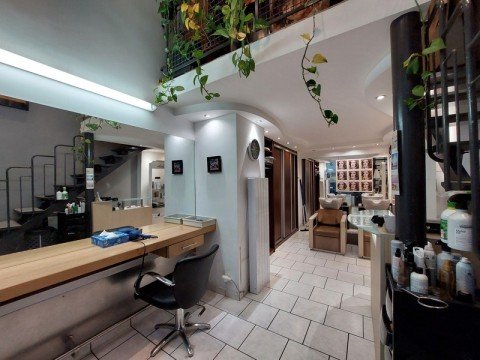 Vente Local commercial actuellement Salon de coiffure, 40 m2 dans le centre ville, à Chambéry (73000)