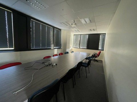 Vente Bureaux / Locaux professionnels, 103 m2 à Chartres (28000) en France