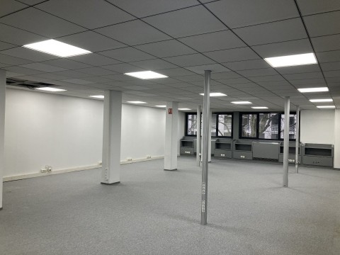 Vente Bureaux / Locaux professionnels, 1500 pi2 à Villeurbanne (69100) en France