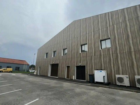 Vente Bâtiment de 3500 m2 à Bar-sur-Aube dans une zone d'activité dynamique (10200) en France