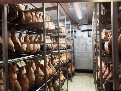 Vente Boucherie, Charcuterie, 250 m2 dans une zone dynamique, à Barèges (65120)