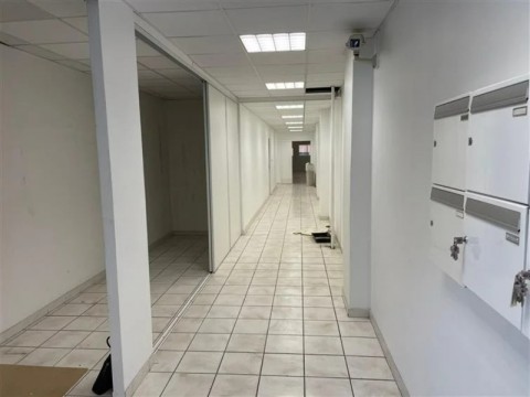 Vente Local commercial , 500 m2 dans les Alpes Maritimes (06)