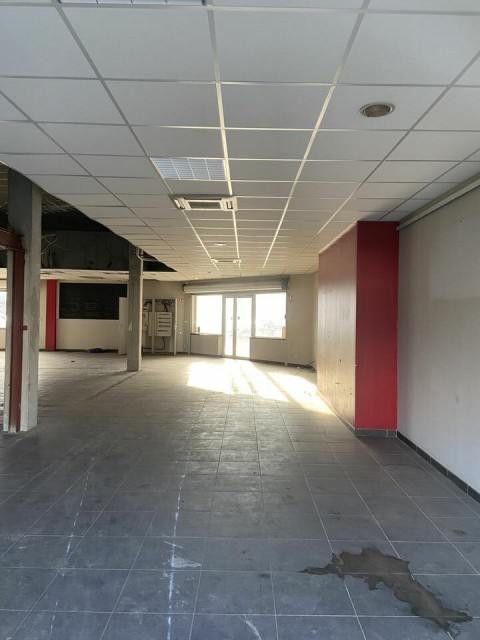 Vente Local commercial de 240 m2 pour plusieurs activités à Portet-sur-Garonne (31120) en France