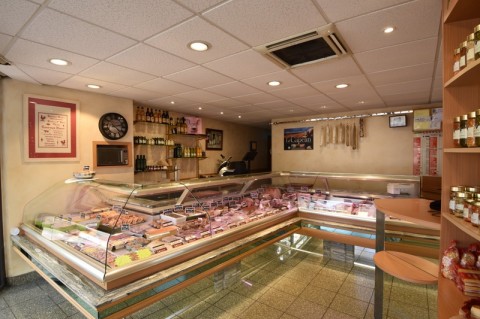 Vente Boucherie, Charcuterie, Traiteur, 2480 pi2 en plein centre ville, à Digoin (71160) en France