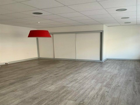 Vente Bureaux / Locaux professionnels, 240 m2 à Calais (62100) en France