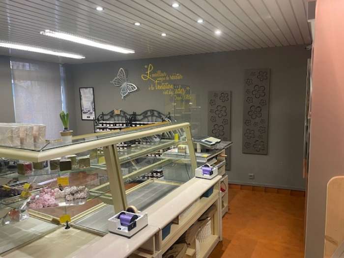 Vente Pâtisserie - chocolaterie dans une zone touristique, à Saint-Bonnet-le-Château (42380)