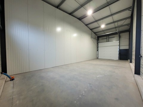 Vente Local d'activité de 100 m2 à Bren (26260) en France