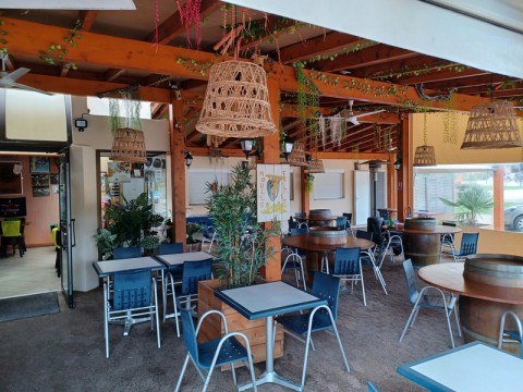 Vente Bar, PMU, Restaurant avec terrasse dans un quartier fréquenté, à Cazaubon (32150)