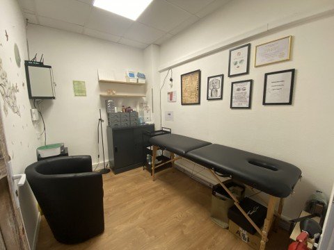 Vente Salon de coiffure, Relaxation / Massage, 213 m2 à Lagny-sur-Marne (77400) en France