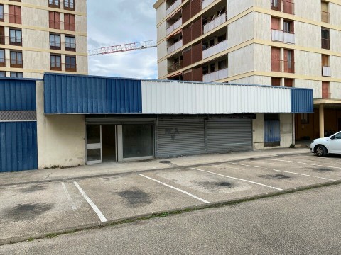 Vente Local commercial , 570 m2 à Aubagne (13400)